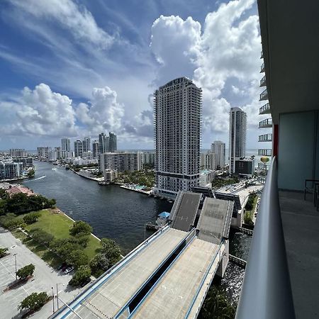 23Rd Floor Luxury & Spacious Beachwalk Resort Apartment With Amazing View Hallandale Beach Kültér fotó